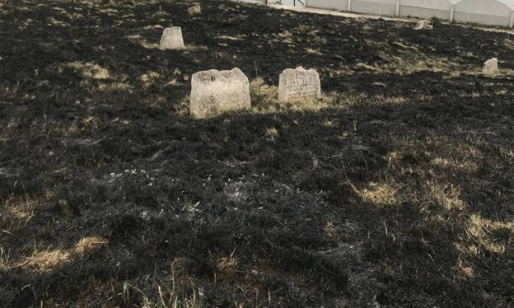 Cталася пожежа на єврейському кладовищі в Чорному Острові Хмельницької області
