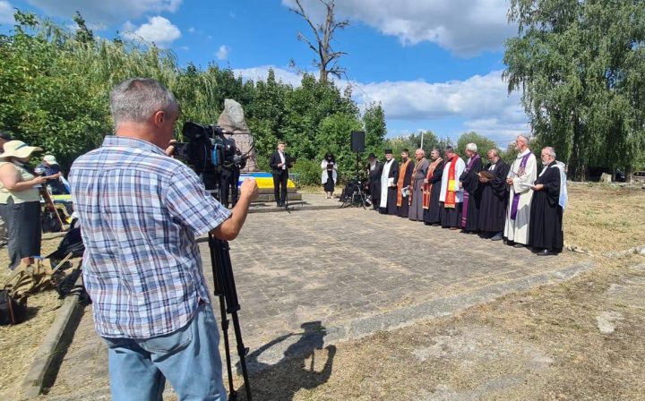 Івано-Франківськ, єврейське кладовище, молитва