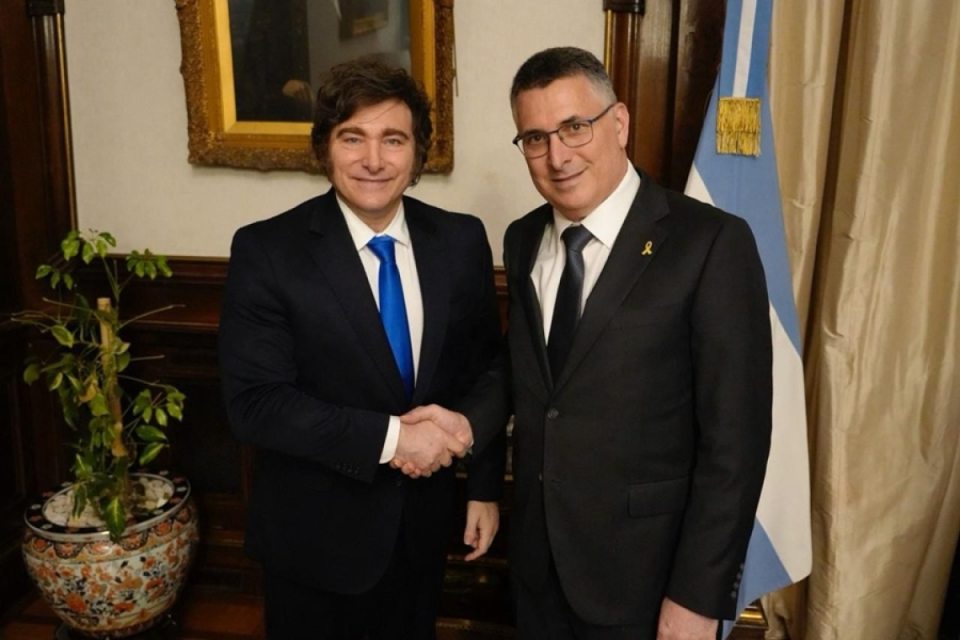 хав'єр мілей, гідеон саар