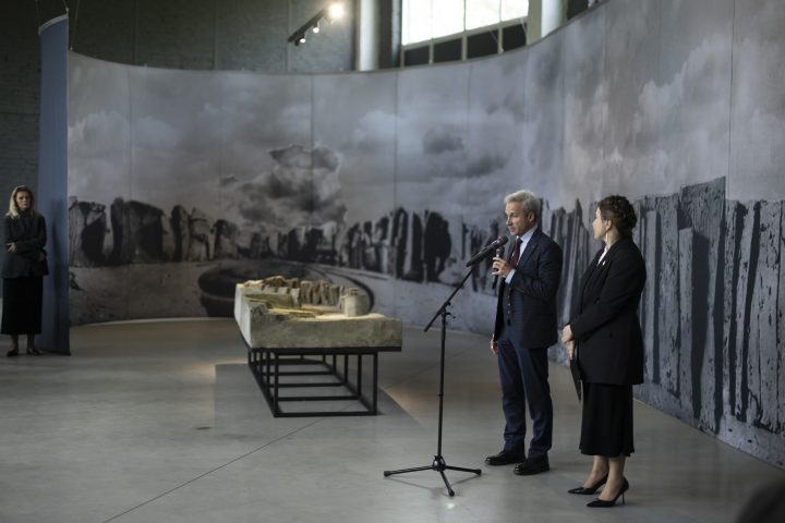 роза тапанова. сергій бєляєв